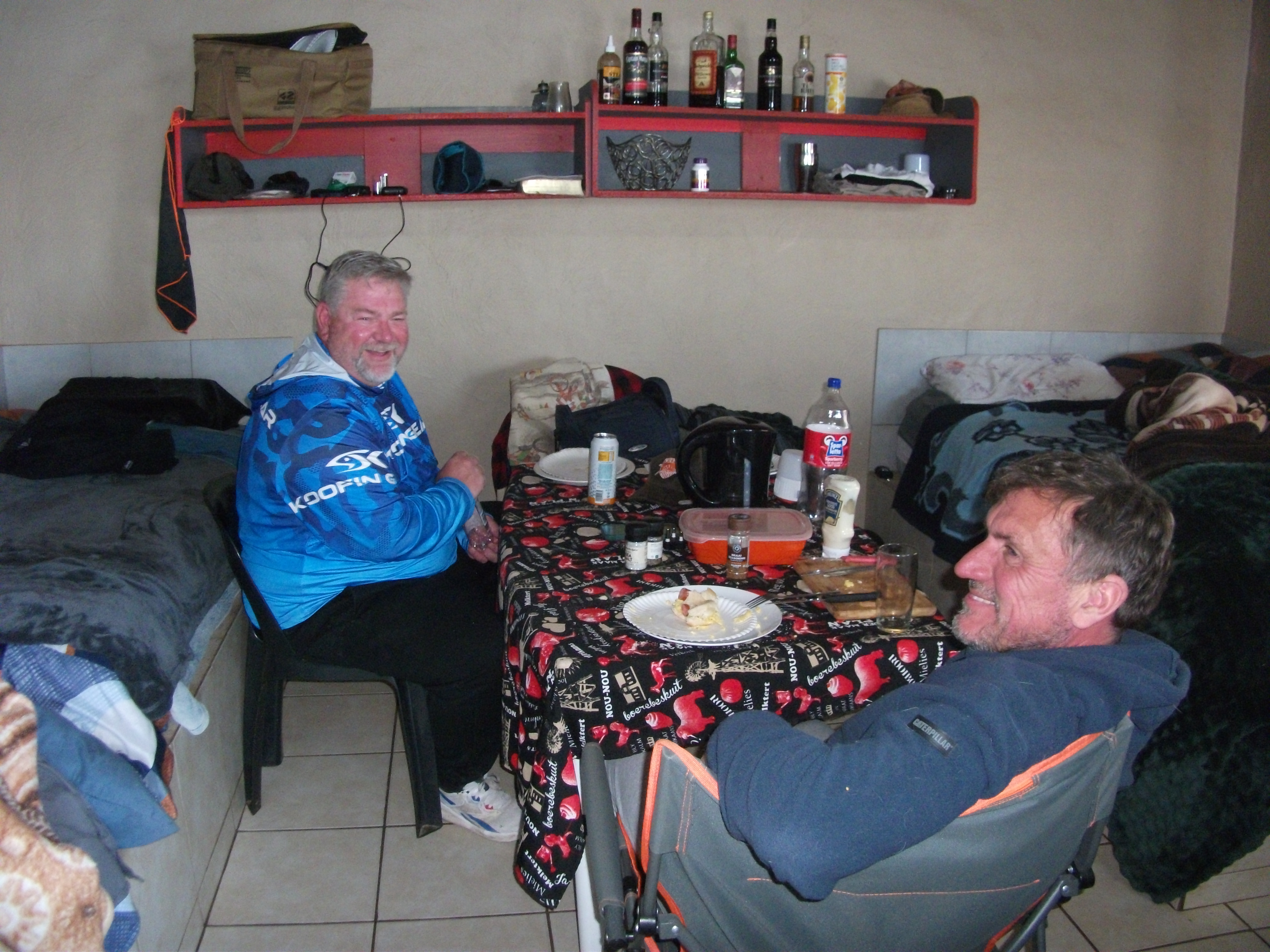 Rudi en Martin kuier in huisie 3