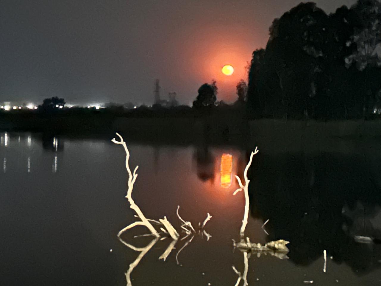 Saterdagaand Maanopkoms